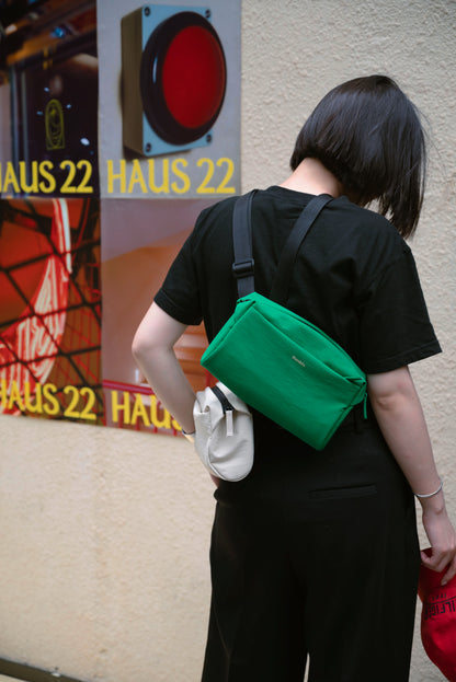 Slingbag 輕便防潑水斜跨包-綠色