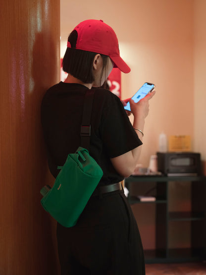 Slingbag 輕便防潑水斜跨包-綠色