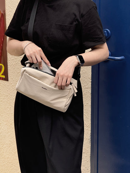 Slingbag 輕便防潑水斜跨包-燕麥色