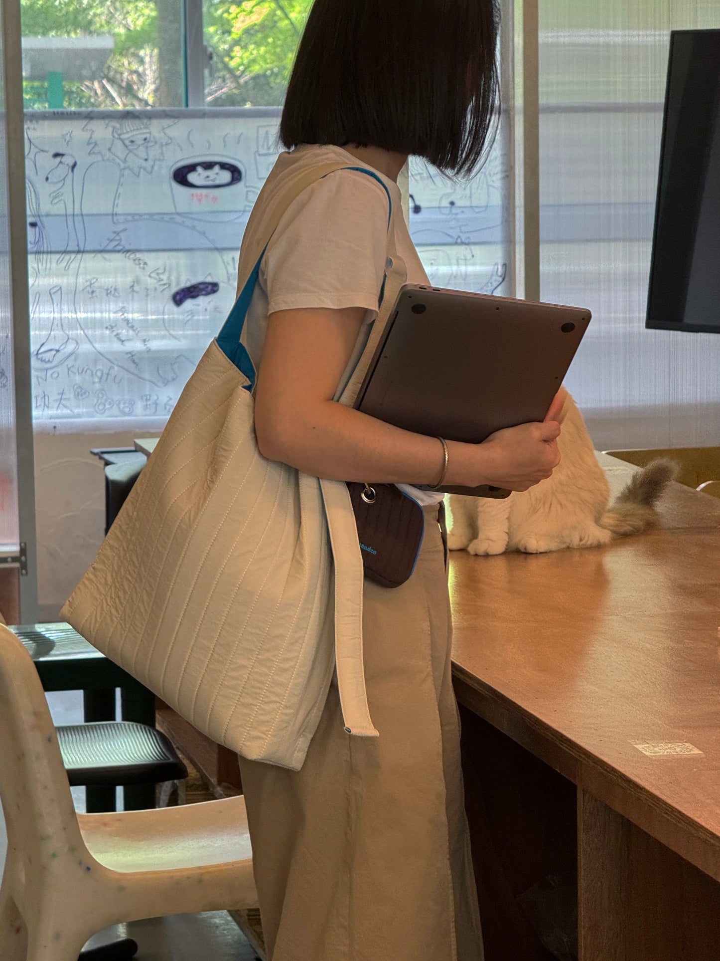 Tokyo Tote 輕便單肩斜跨兩用電腦包