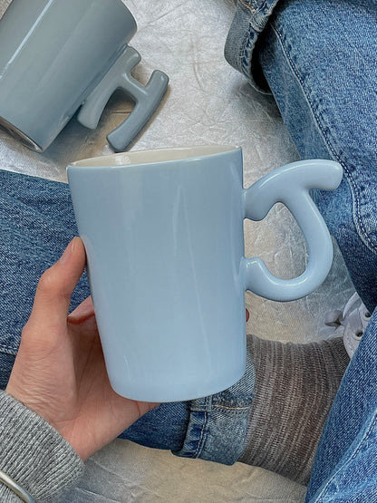 1.0 Letter Mug 手工陶瓷馬克杯 淺藍字母可選-450ml｜15oz
